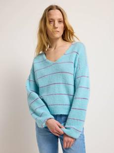 V-neck sweater via LANIUS