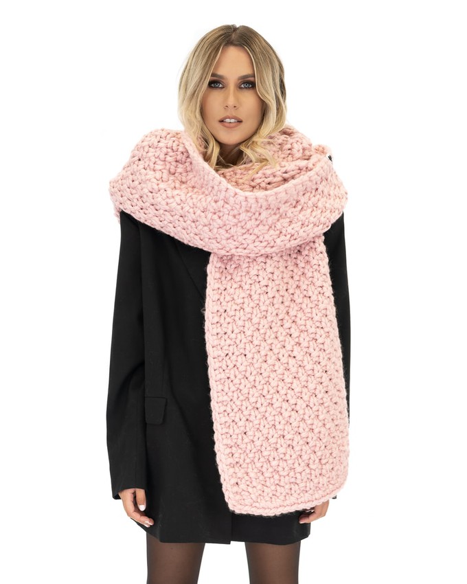 Blanket Chunky Scarf - Pink from Urbankissed