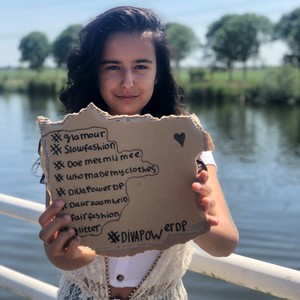 Je eigen duurzame kledingmerk starten? Met deze 10 stappen kreeg Aaliyah (14) het voor elkaar!