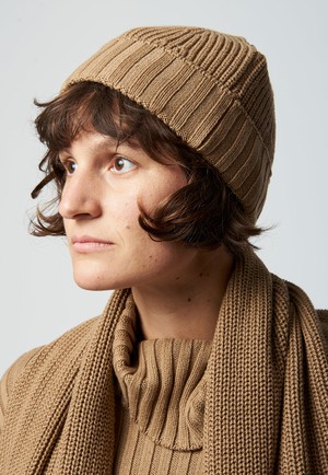 Organic cotton knit hat MORA in brown from AFORA.WORLD