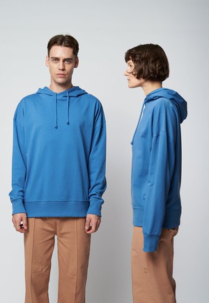 Organic cotton oversized hoodie FARN in blue from AFORA.WORLD