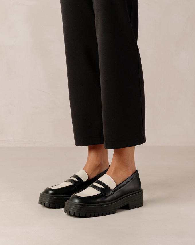 Mask Bicolor Black Vegan Leather Loafers from Alohas