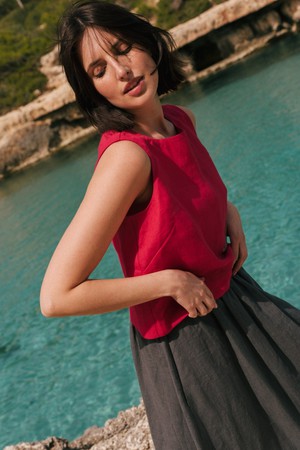Lucia classic sleeveless linen top in Viva Magenta from AmourLinen
