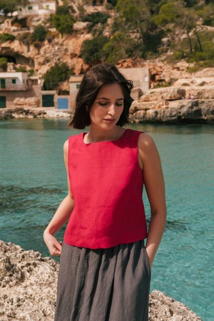 Lucia classic sleeveless linen top in Viva Magenta from AmourLinen