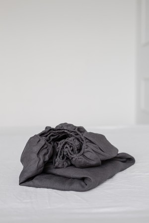 Linen fitted sheet in Charcoal from AmourLinen