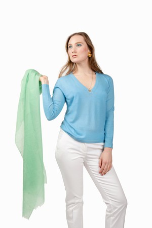Light Blue Cashmere V-neck Sweater in fine knit from Asneh