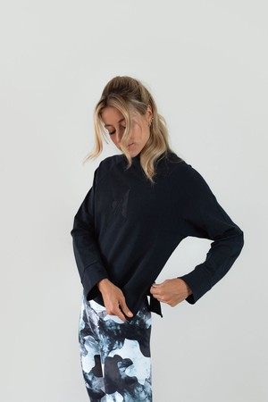 Sweatshirt / Black from Audella Athleisure