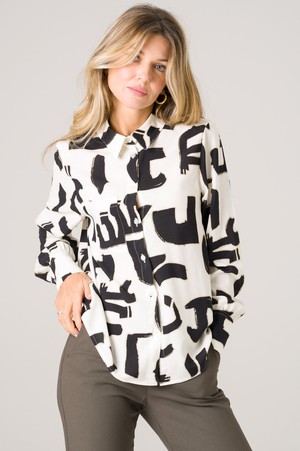 Shirt Kauri off-white print from avani apparel