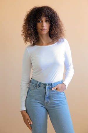 T-shirt Jasmin white long sleeves from avani apparel