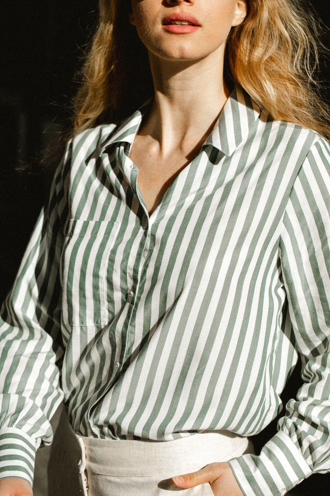 Shirt Kauri green from avani apparel