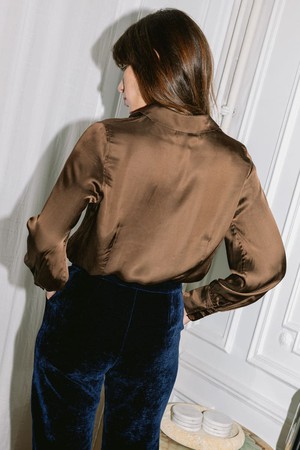 Shirt Kauri brown from avani apparel