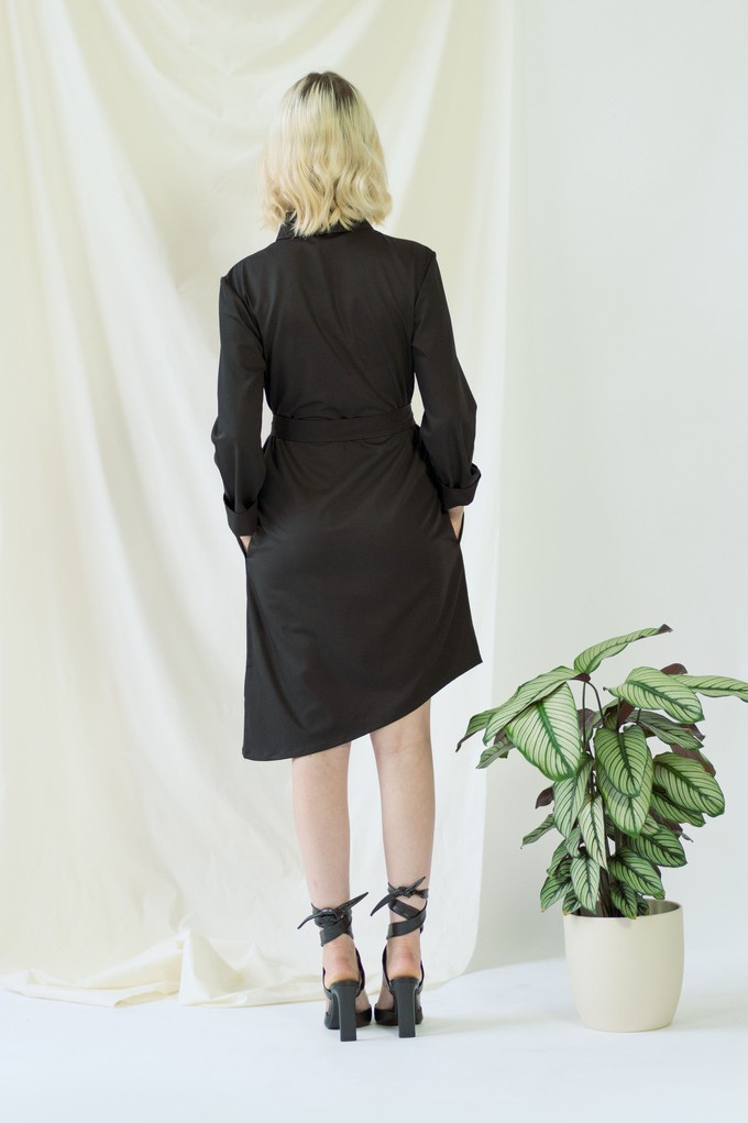 Zabel | Belted shirtdress in black from AYANI