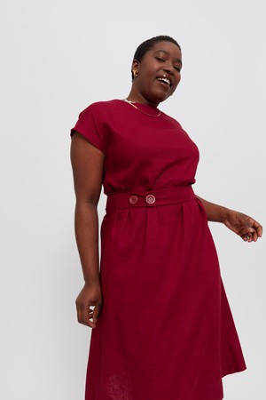 Sati | Midi Dress with Boat Neck in Red from AYANI