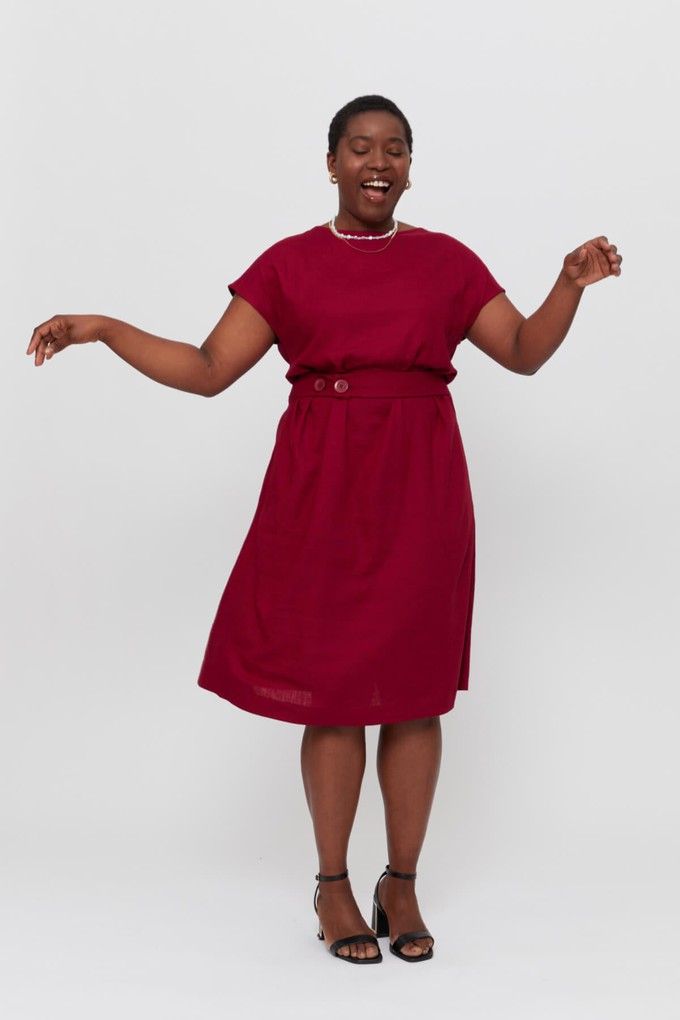 Sati | Midi Dress with Boat Neck in Red from AYANI