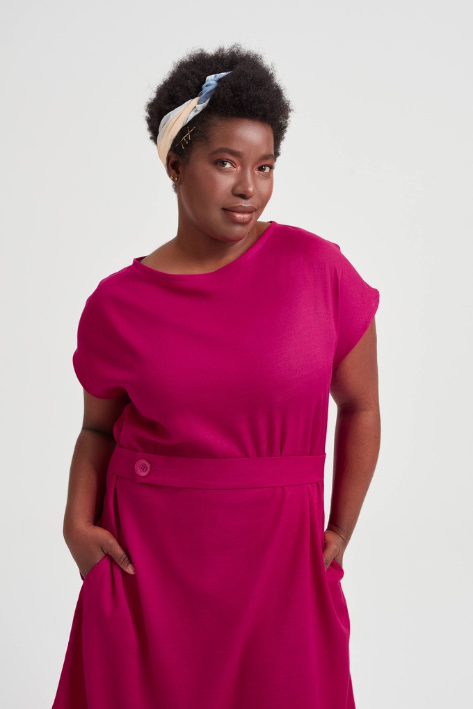 Sati | Midi Dress with Boat Neck in Cherry Red from AYANI