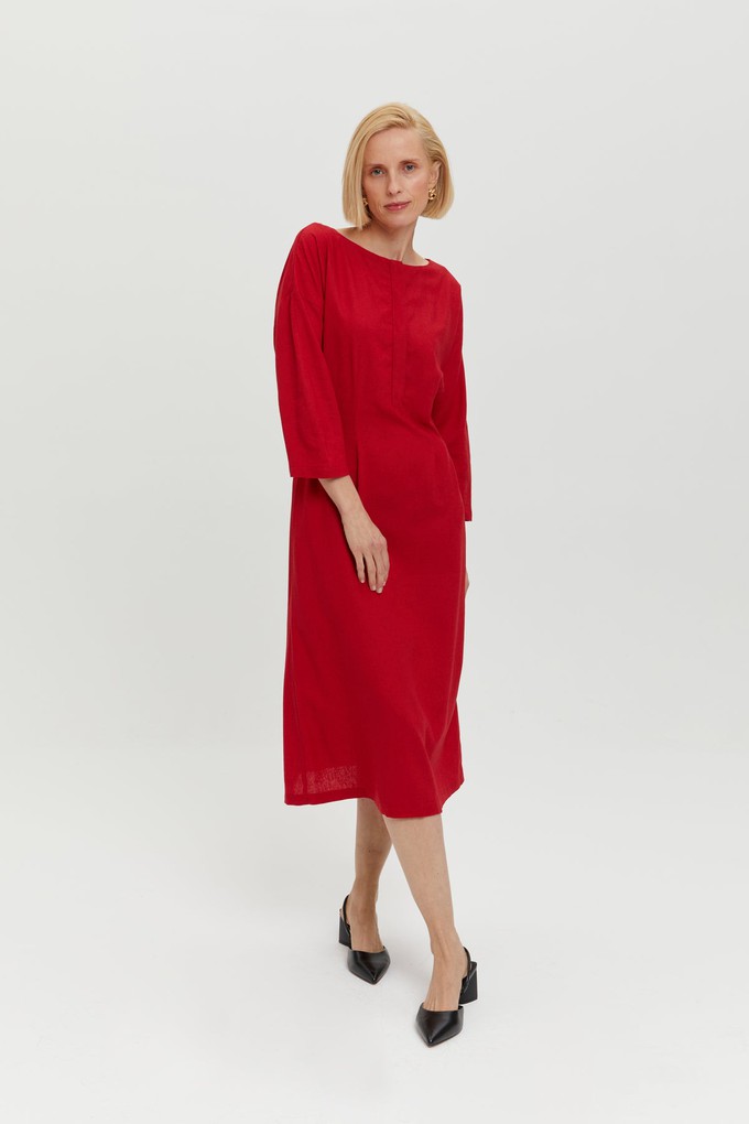 Lusin | Midi-Leinenkleid mit Knopfleiste in Rot from AYANI