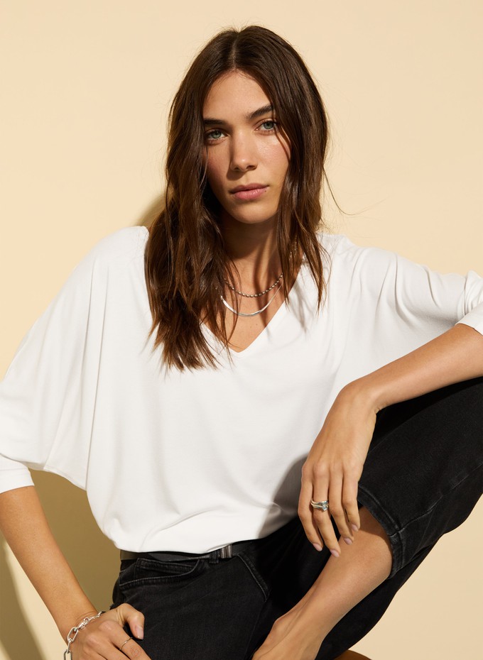 Ella Relaxed V-Neck Top from Baukjen