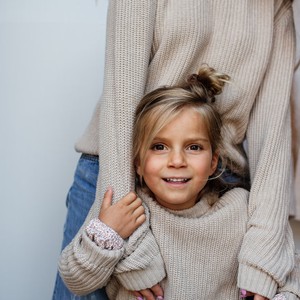 Skylar Sweater // KIDS // Biologische Katoen // Latte Beige from Be Kind