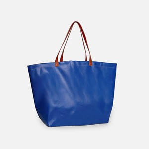 Tote Bags: Gerecycled Zeil met Brandslang Hengsels from BENDL