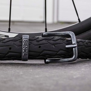 Black Flandrien – Upcycled Fietsband Riem | 4 cm from BENDL