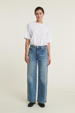 Enya jeans - stone washed from Brand Mission