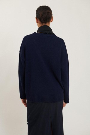 Lise O-neck - sky captain from Brand Mission
