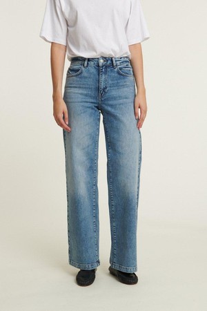 Enya jeans - stone washed from Brand Mission