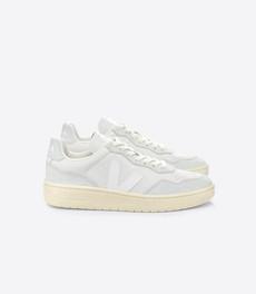 V90 sneaker - gravel white via Brand Mission