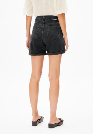 Sheaari shorts - ebony black from Brand Mission
