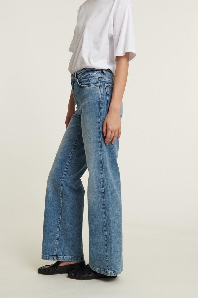 Enya jeans - stone washed from Brand Mission