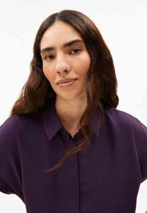 Larisaana blouse - vivid voilet from Brand Mission