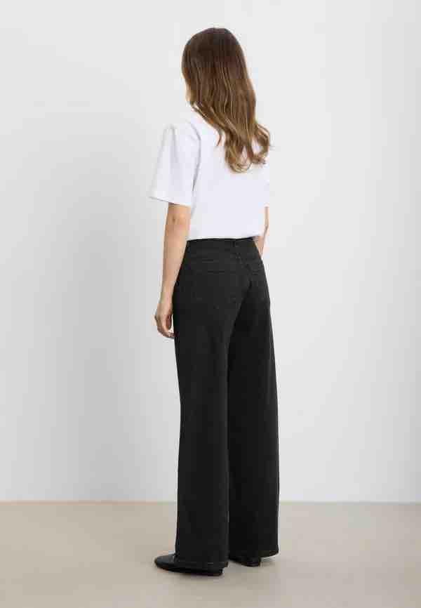 Charm Loose jeans - washed black denim from Brand Mission