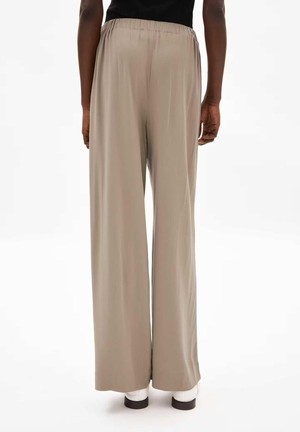 Jonvaalie broek - Shiitake from Brand Mission