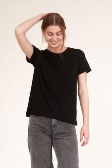 Jolanda t-shirt - black via Brand Mission