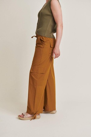 Tilde loose cargo pants - tapenade from Brand Mission