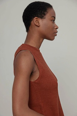 Alma mouwloze linnen top - brown rame from Brand Mission