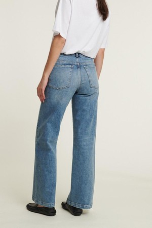 Enya jeans - stone washed from Brand Mission