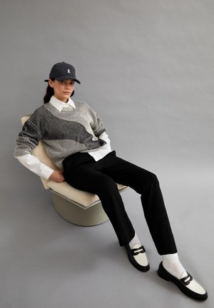 Mayraa vanise trui - black off white from Brand Mission