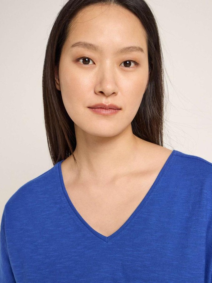 V-hals shirt - electric blue from Brand Mission
