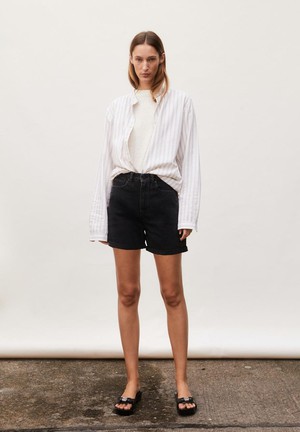 Sheaari shorts - ebony black from Brand Mission