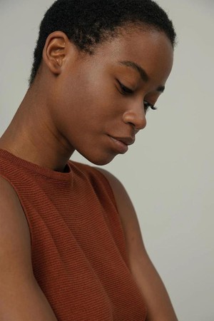 Alma mouwloze linnen top - brown rame from Brand Mission