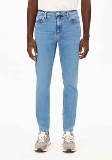 Aarjo tarpa jeans - cloud via Brand Mission