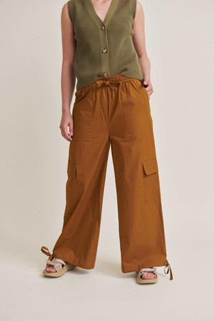 Tilde loose cargo pants - tapenade from Brand Mission