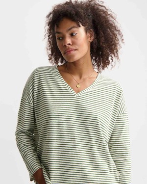 Yulia t-shirt -pine green/off white from Brand Mission
