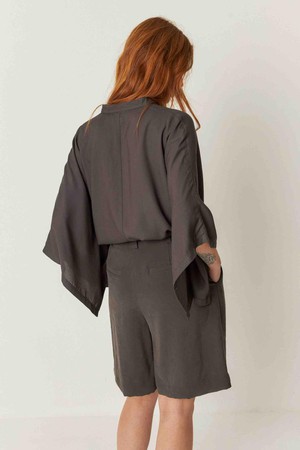 Laida shorts - dark khaki from Brand Mission