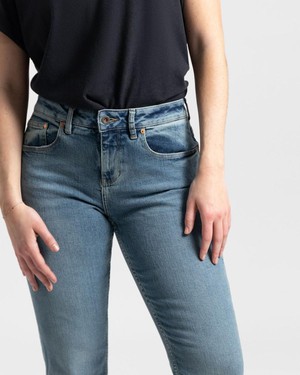Sara straight jeans - Vintage Blue from Brand Mission