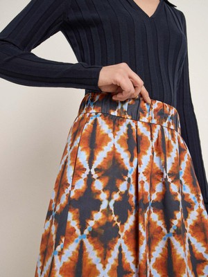 Midi rok batik print from Brand Mission