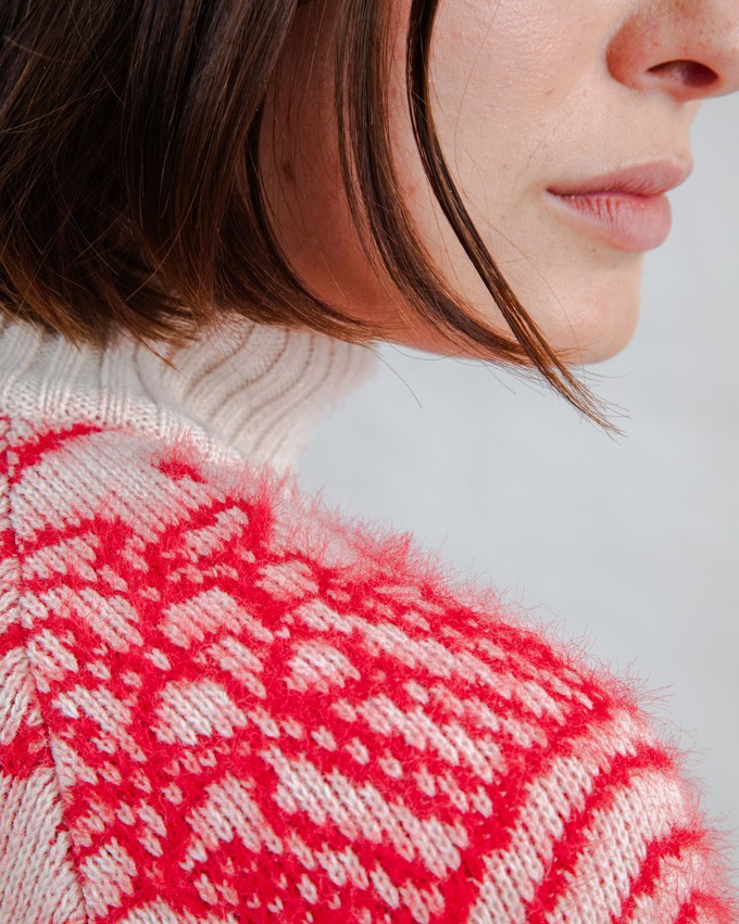 Cropped Sweater Noodles Jacquard from Brava Fabrics