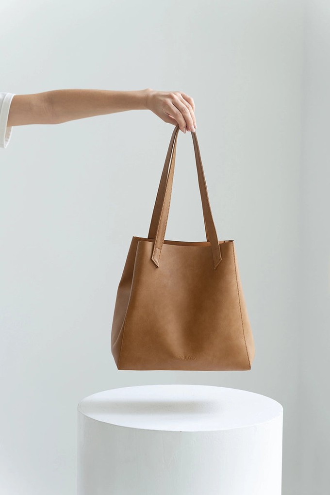 TOTISSIMO Camel - Shoulder Vegan Bag from CANUSSA