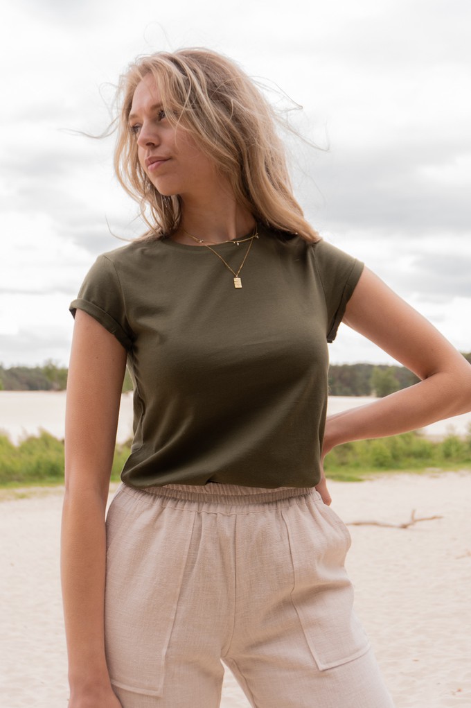 Olive green T-shirt | Rolled sleeve from Common & Sense